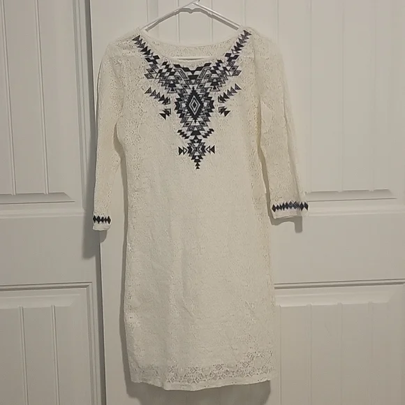 Express brand, lacy dress. - Picture 1 of 5